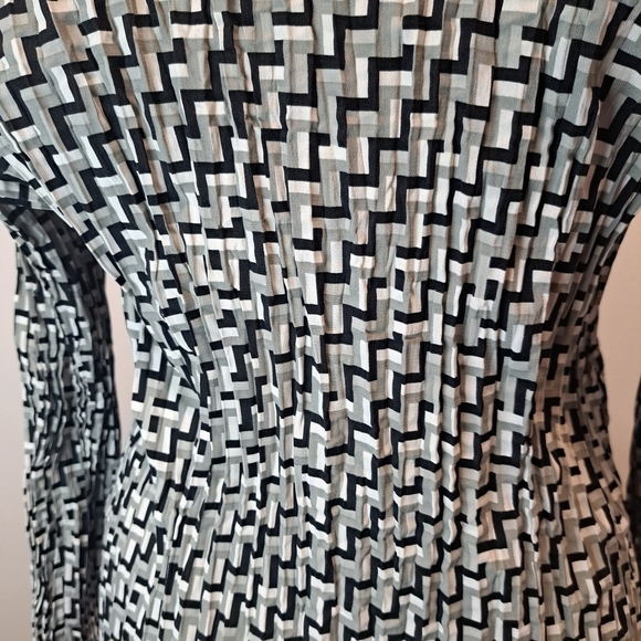 Vintage Apt. 9  Stretch Geometric Print Long Sleeve Button Down Shirt - Picture 6 of 8